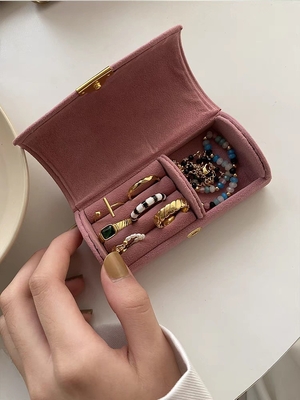 NOWA EXCELITYWNA Wysokiej Klasy WELFET JEWELERY KASET Pierścień bransoletka Naszyjnik KASETKA STÓWNIK