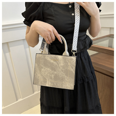 VINTAGE CHIC TEXTURED LETTER TOTE BAG damska torba 2024 NOWA duża pojemność moda torba ręczna szeroki pas torba ramienne