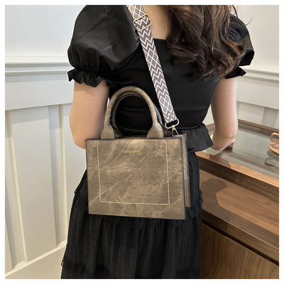 VINTAGE CHIC TEXTURED LETTER TOTE BAG damska torba 2024 NOWA duża pojemność moda torba ręczna szeroki pas torba ramienne