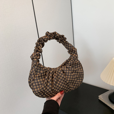 DAMYJSKA TENDENCJA NOWA TENDENCJA W TENDENCJI ALL-IN-ONE TASKA RYGNA PRZESŁOWNA I LATOWA MODA TASKA KLOUDY