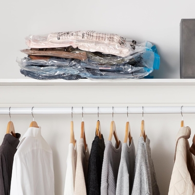 Amazon Basics Puszkowe kompresyjne torby z zamkiem z pompą ręczną, średnie, 5-pack, białe, niebieskie