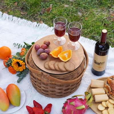 Małe koszyki piknikowe z izolowanym chłodnikiem, koszyki piknikowe na 2 osoby, koszyki z drewnianymi kawałkami, w tym 2 zestawy