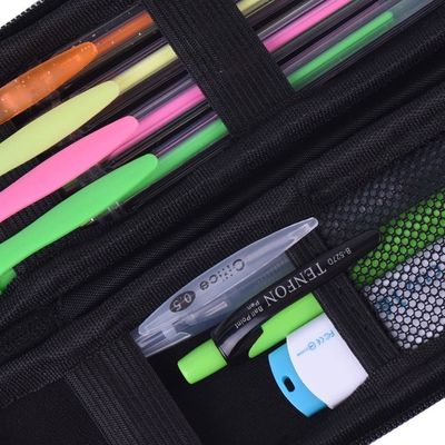 Lekkie i solidne etui EVA z wyciętą pianką wewnętrzną i elastycznymi taśmami do zorganizowanego przechowywania i łatwego dostępu